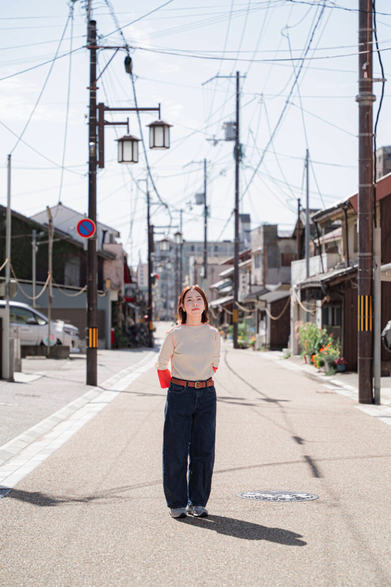 アウトドア派!賑やかな男の子に囲まれています。